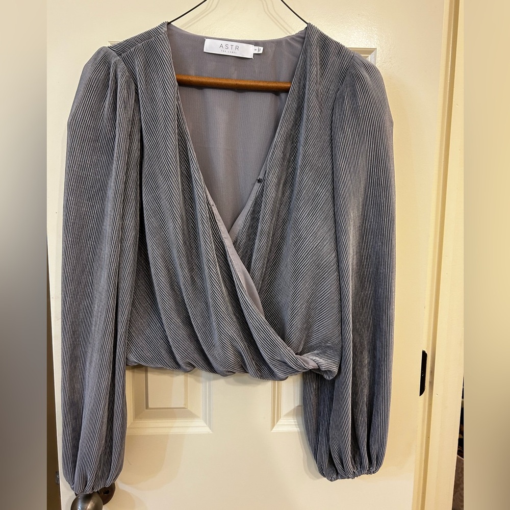 Grey and silver wrap top. ASTR size S NWT, broken button but can easily be fixed